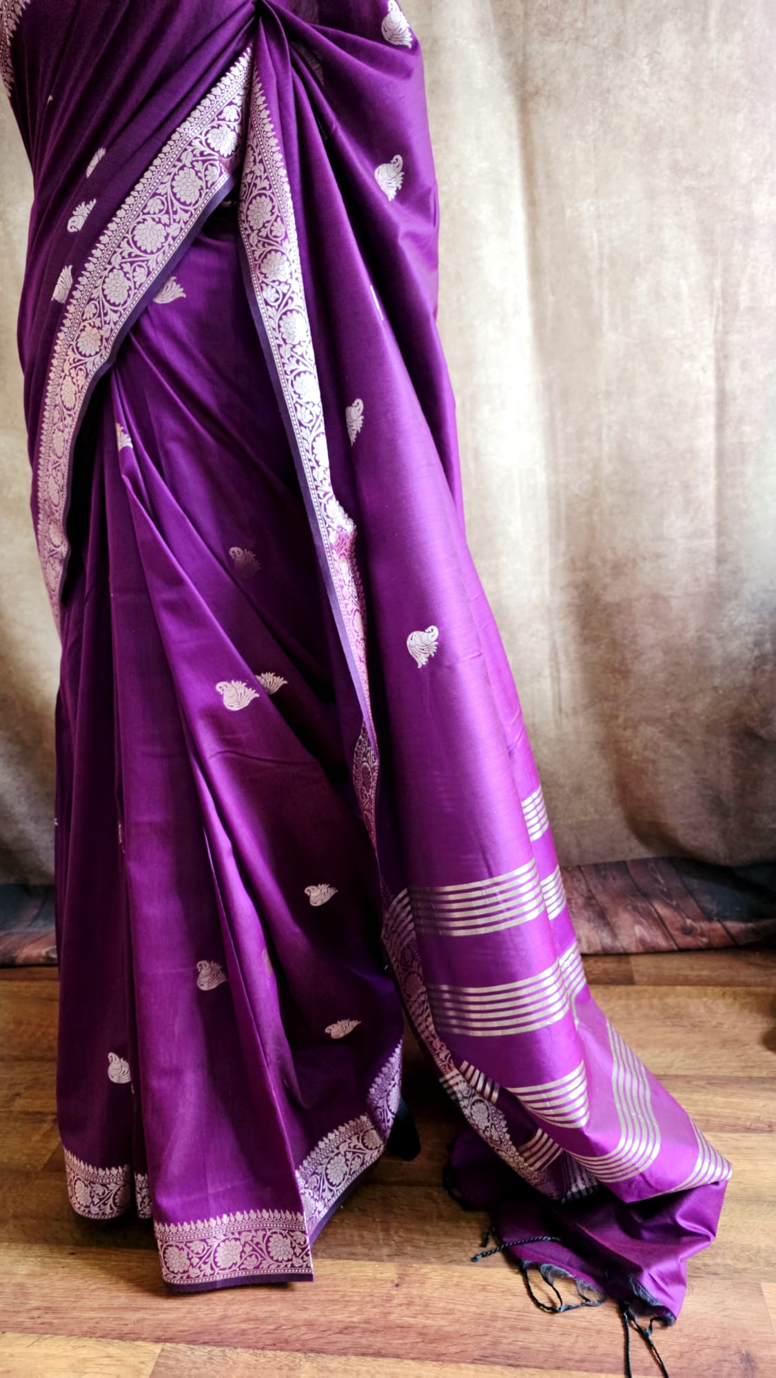 Elegant Purple Maheshwari Silk Saree with Gold Zari